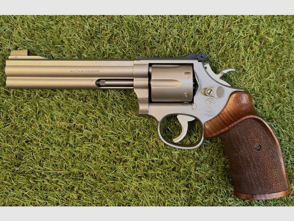 Smith & Wesson 686 Target Champion