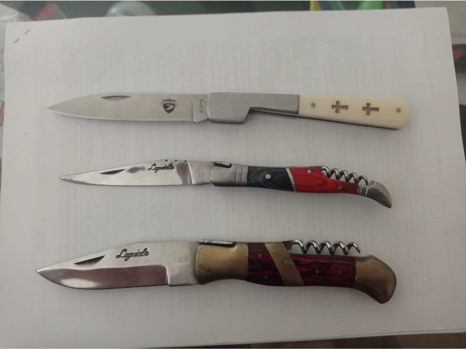 5 différents couteaux de pêcheurs, collectionneurs ou de poche