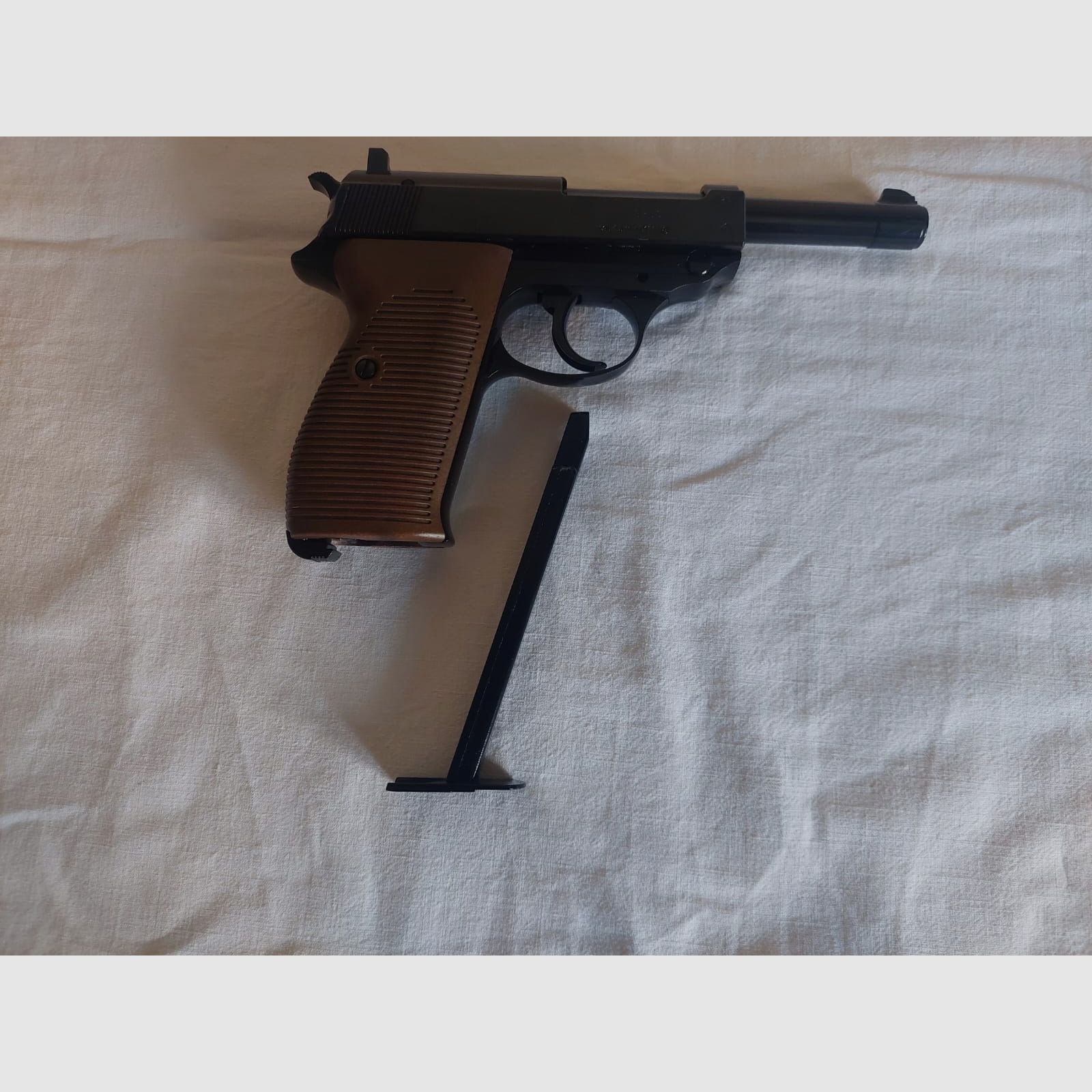 Umarex Legends Walther P38 CO2 BB