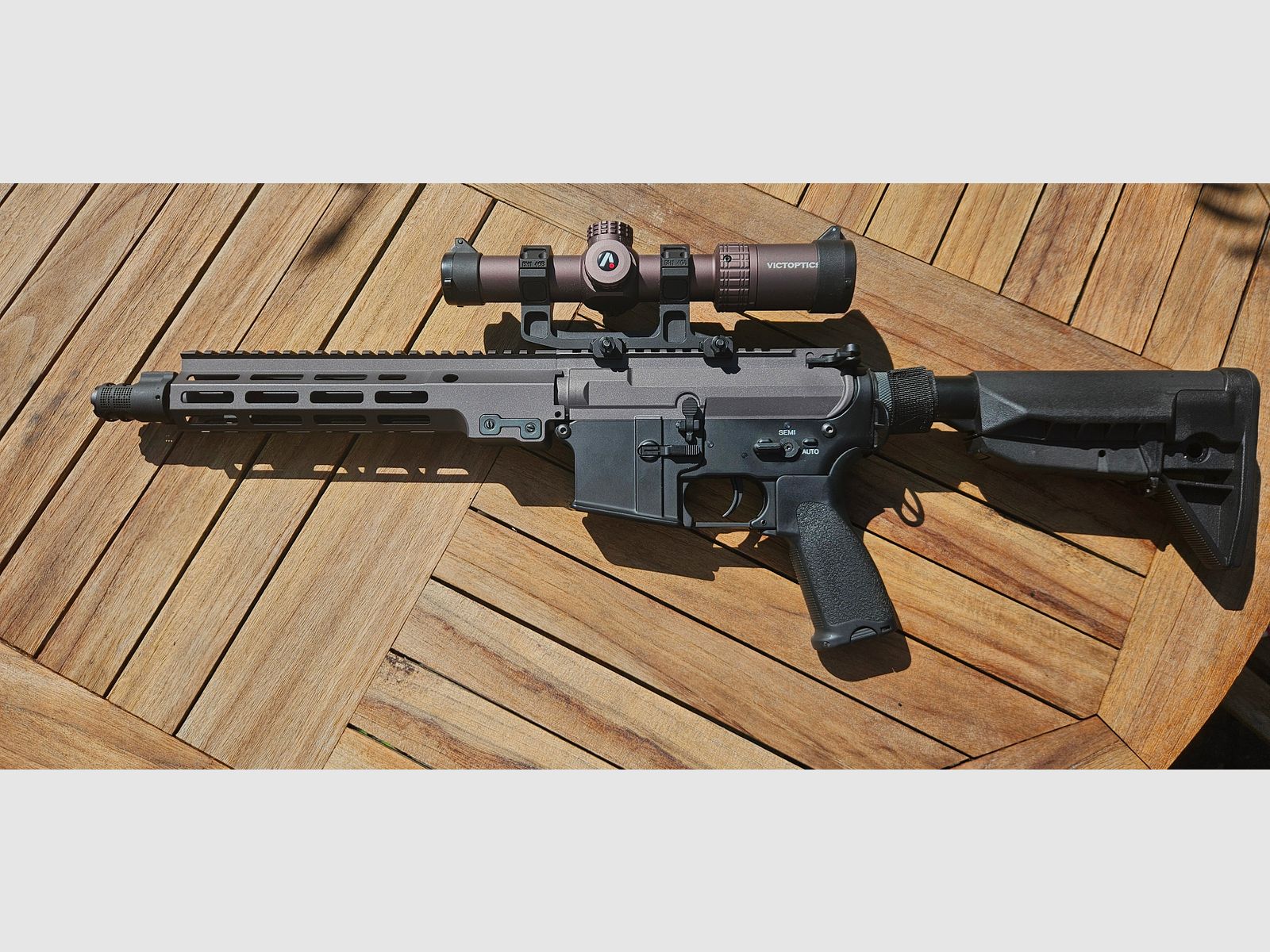 E&C BC-9 Competition Gen. 4 – Spielerorientierte S-AEG (BiColor Schwarz/Sunset Gray)