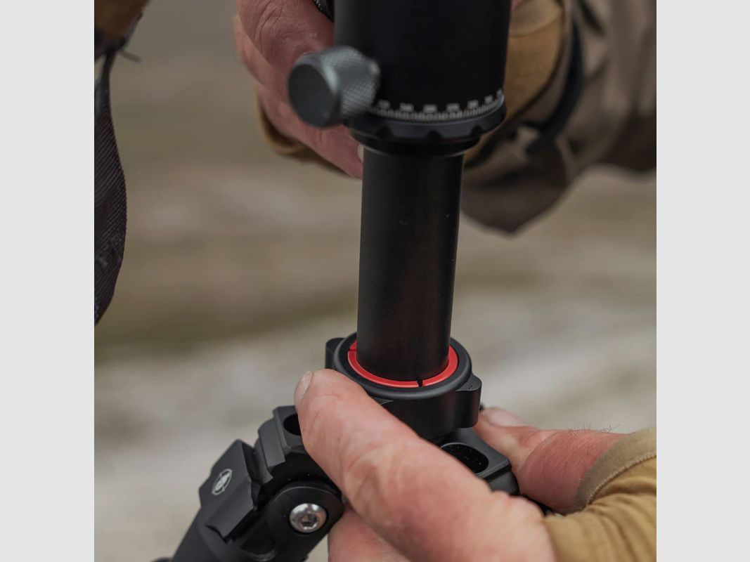 Spartan Precision Equipment Ascent Tripod™ Gen 2 Woodland mit Davros Pro Head™ und Trekkingstockgriffen