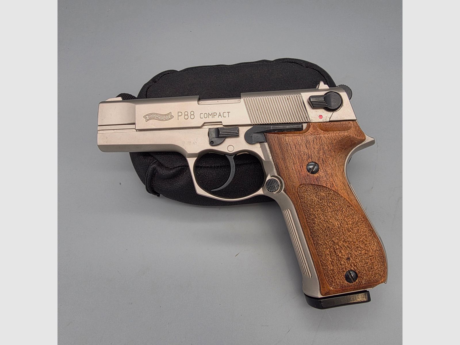 Collector rare Walther P88 caliber 9mm PAK in nickel with wooden grips from the year 2002 with PTB 764 blank firing SRS