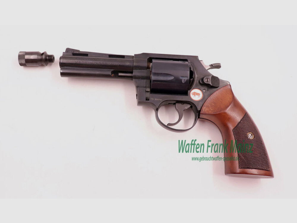 Melcher Cuno, Solingen Mod. ME 454 .45 corto bang