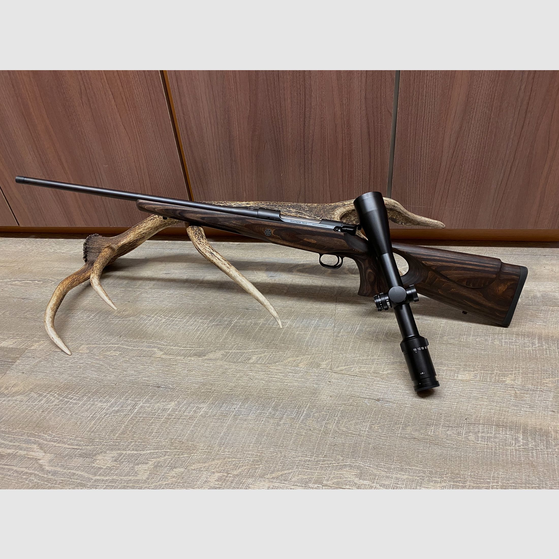Mauser M12 Max, con Leica Amplus 6 2,5-15x50 i