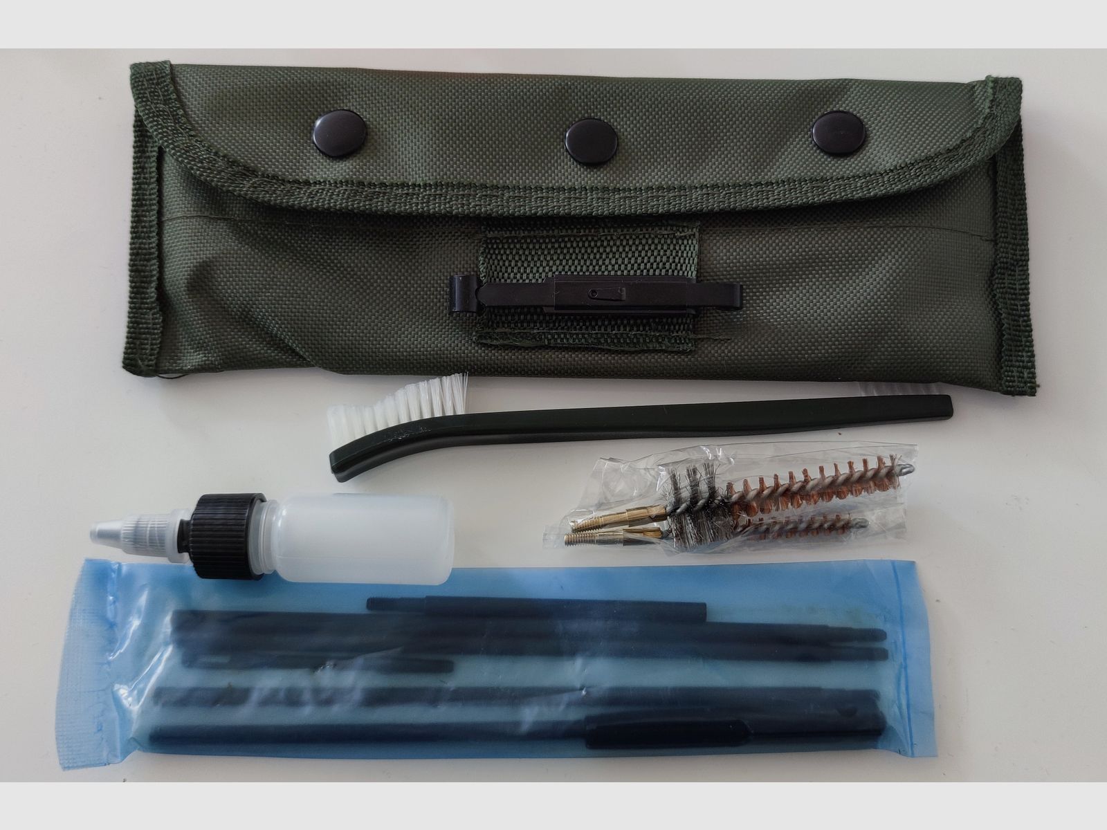 Set di pulizia armi per calibro .223 Rem / 5.56 mm per AR-15 / G36 NUOVO!