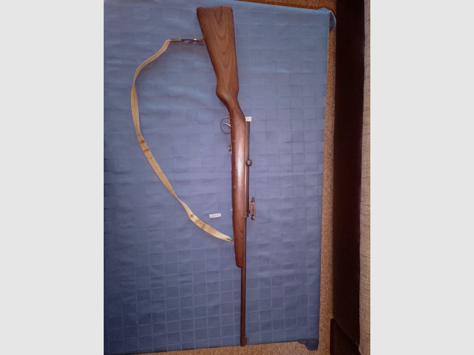 Luftgewehre 1x Haenel Sport Model 49a Cal. 4,4 und 1x  Umarex Podium CO2 Rifle Cal. 4,5