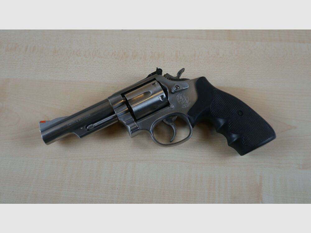 Smith & Wesson 66-4