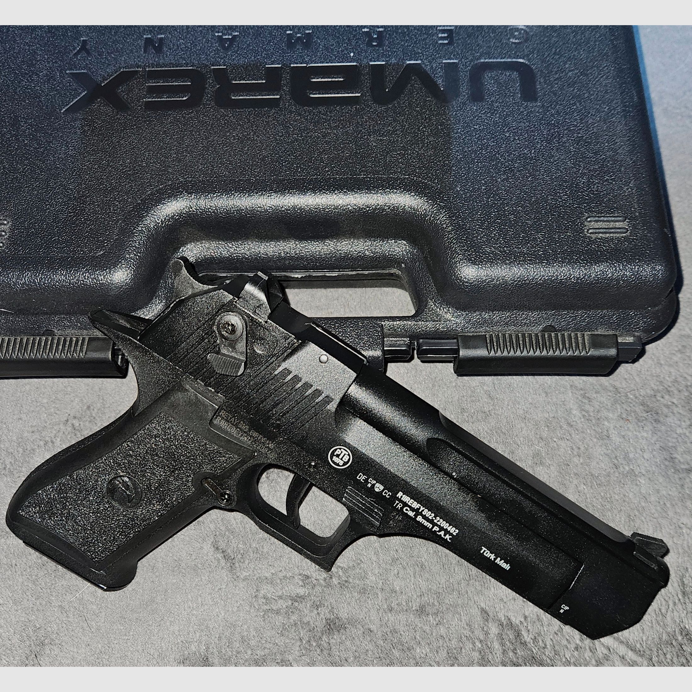 Retay Big Fifthy. Schreckschusswaffe,9mm PAK,Nachbildung der legendären  Desert Eagle  .50,ein Monat alt,top Zustand!!!