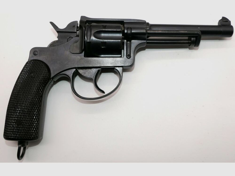 Bern Arms Factory Revolver Swiss Ordinance Mod.1929 in caliber 7.5. Incl. accessories