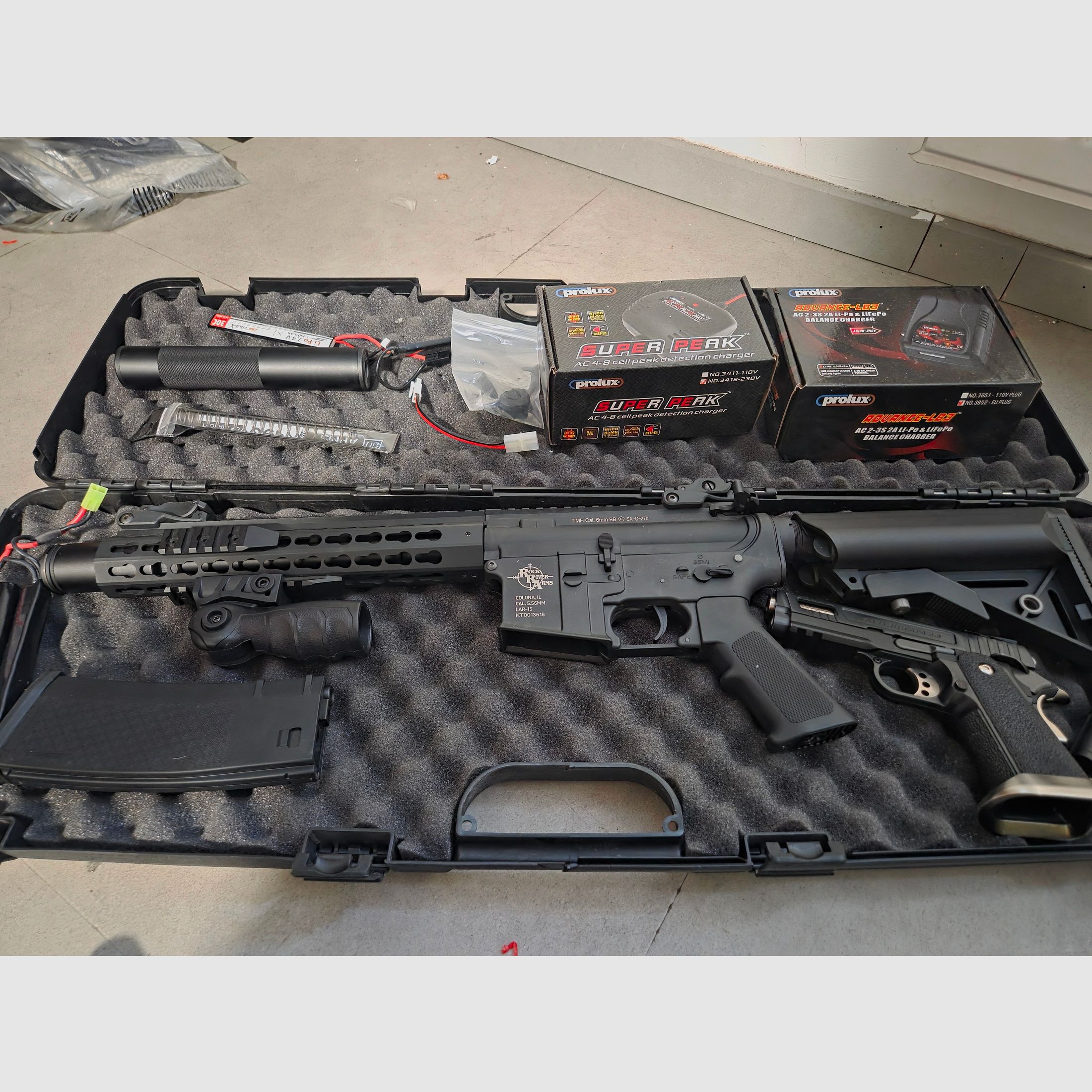 2 defekte Airsofts – WE T-Rex Hi-Capa & Specna Arms SA-7 Core (Bastler / Ersatzteile)  inkl zubehör, Bild 1 von 5