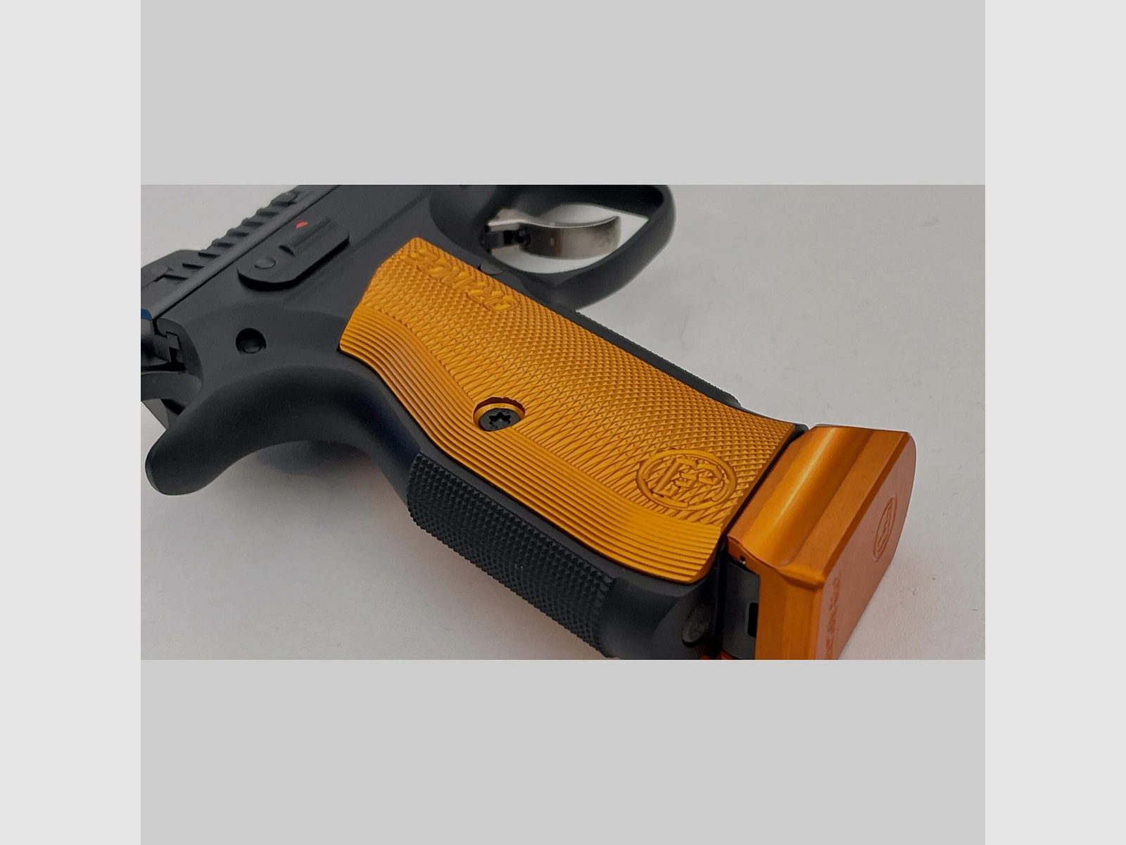CZ Česká zbrojovka a.s. CZ SHADOW 2 Orange 9mmLuger
