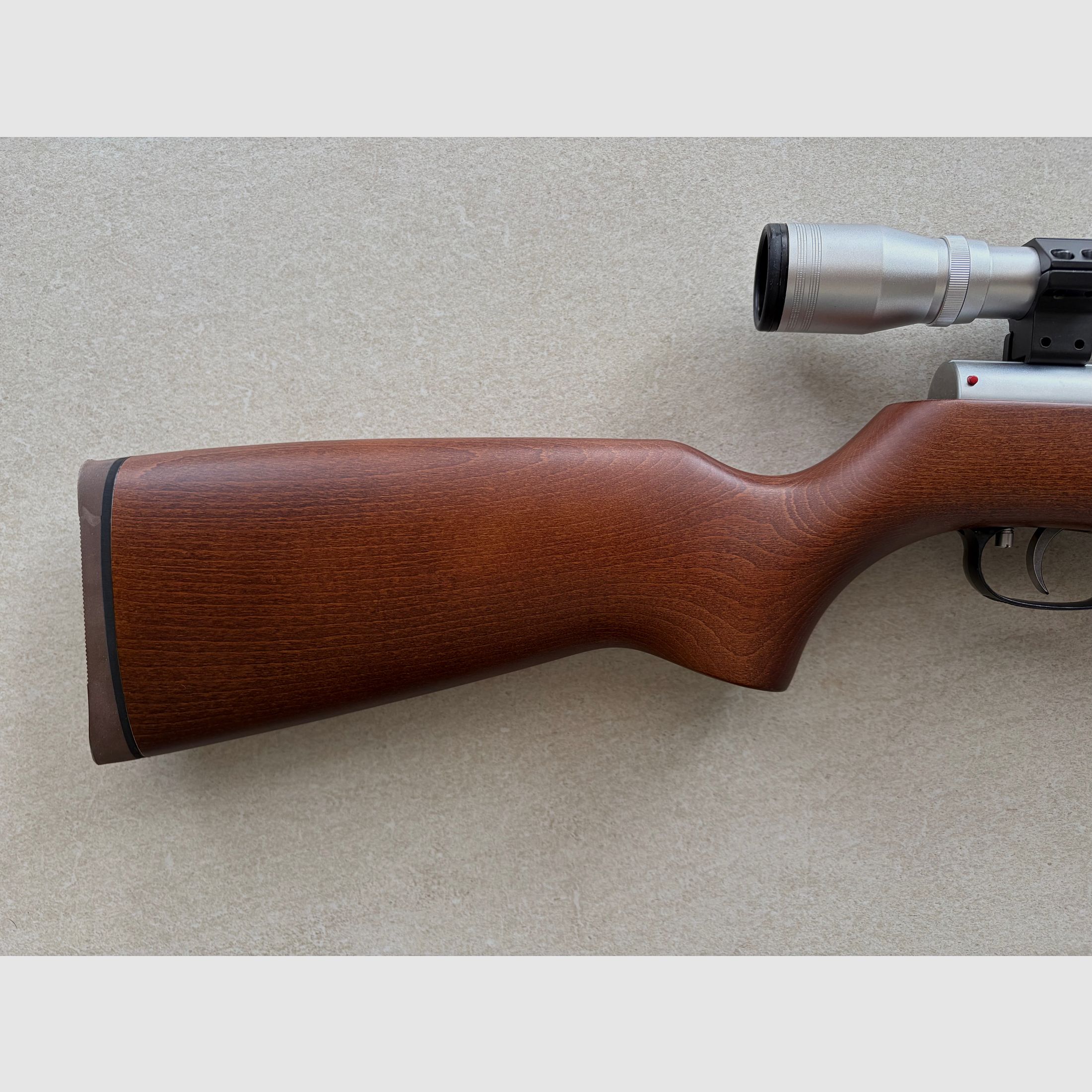 Weihrauch HW35 K Cal. 4,5 mm (.177) con scope y Weihrauch suppressor – Like new