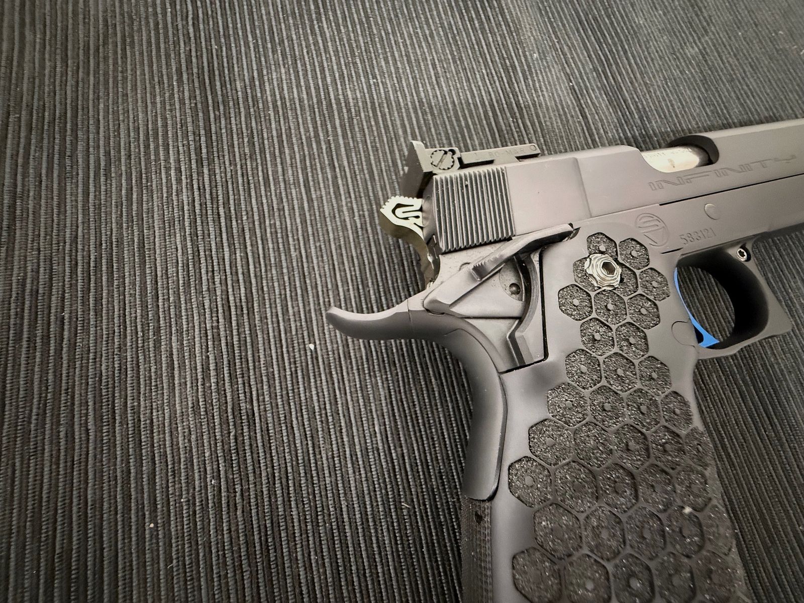 Strayer-Voigt Infinity Kaliber .40SuW incl. Wechsellauf 9mmLuger IPSC