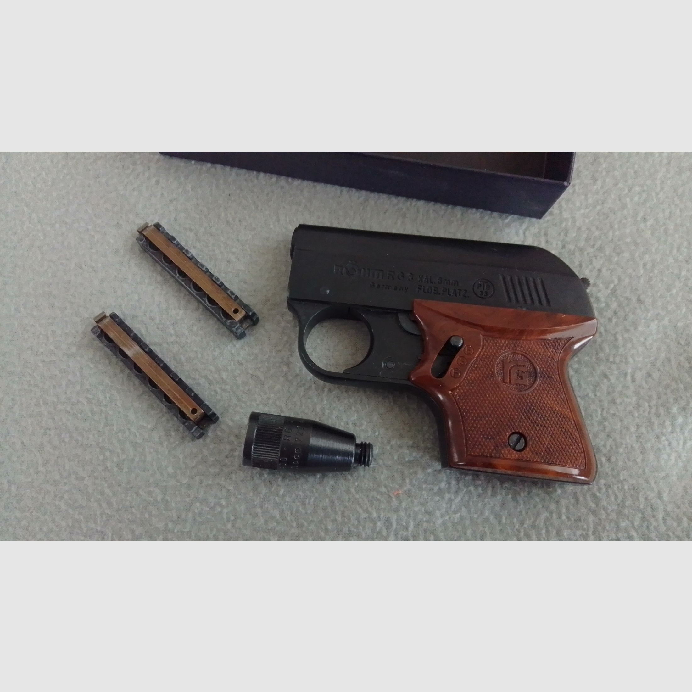 Röhm RG 3 blank firing pistol cal. 6mm Flobert PTB 33 pocket pistol starter pistol RG3