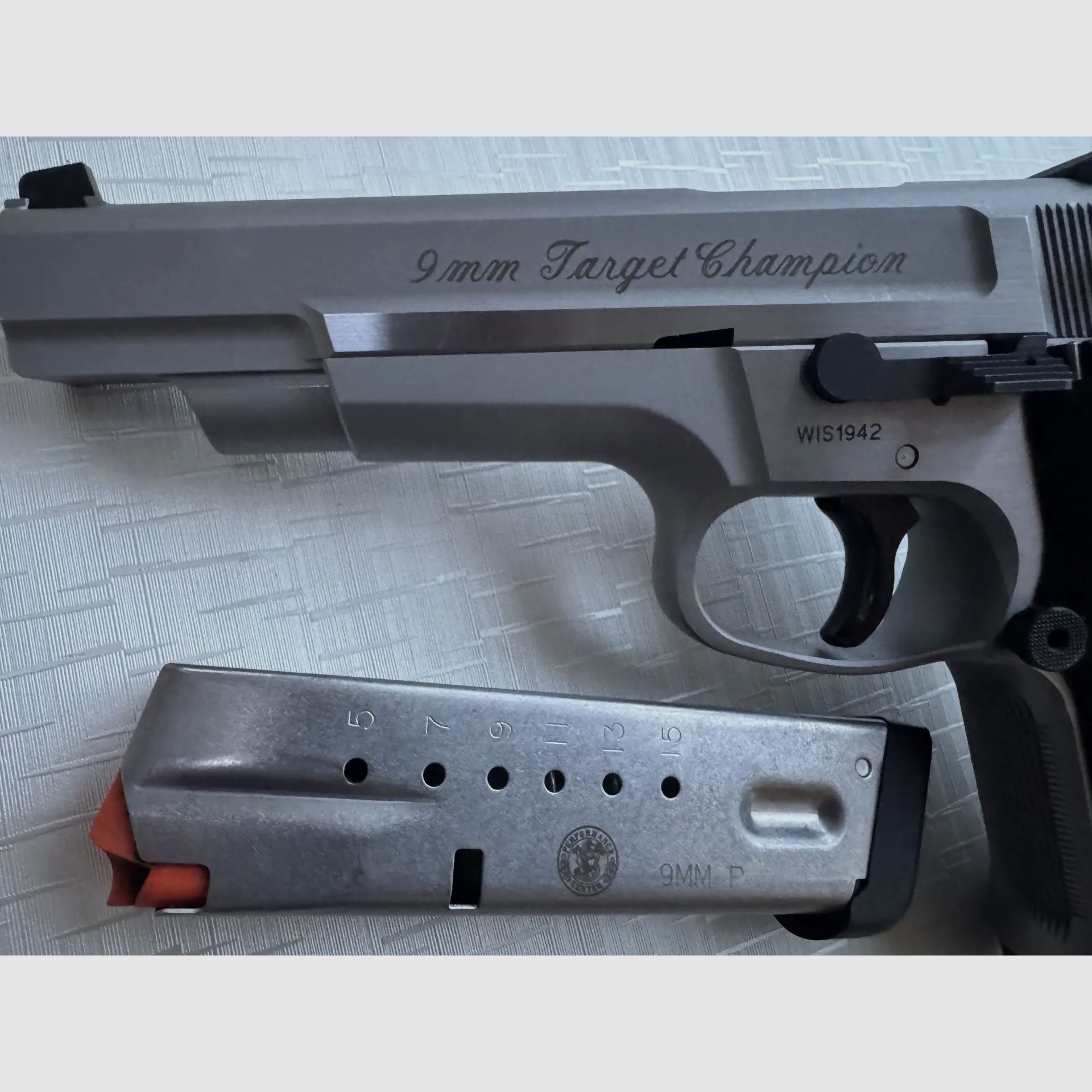 Smith & Wesson Target Champion pistol, caliber 9 mm Luger