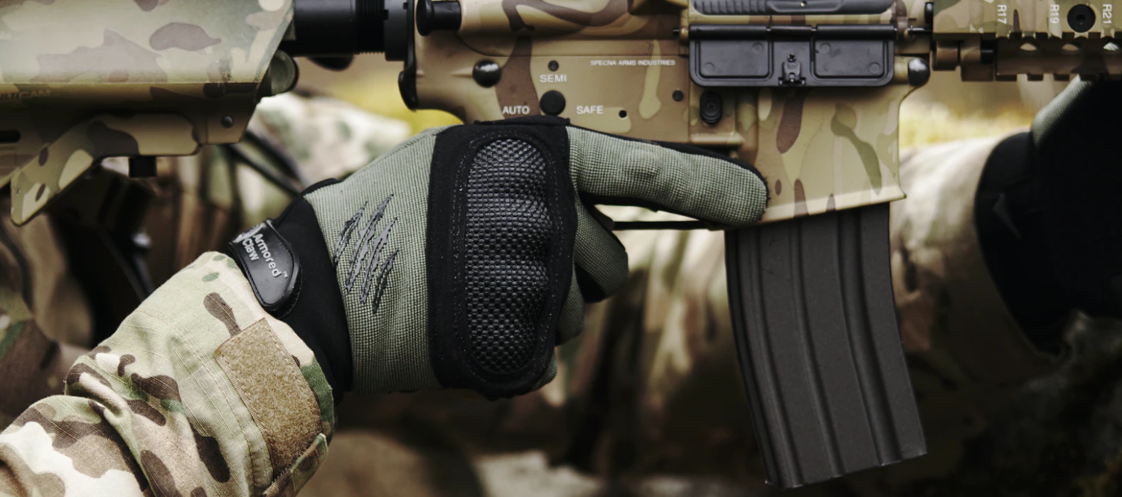 How are airsoft guns classified?