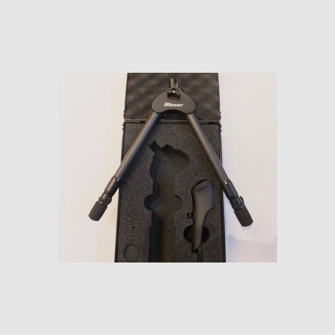 Blaser BiPod für R8-17mm Zweibein Set Carbon Waffenzubehör