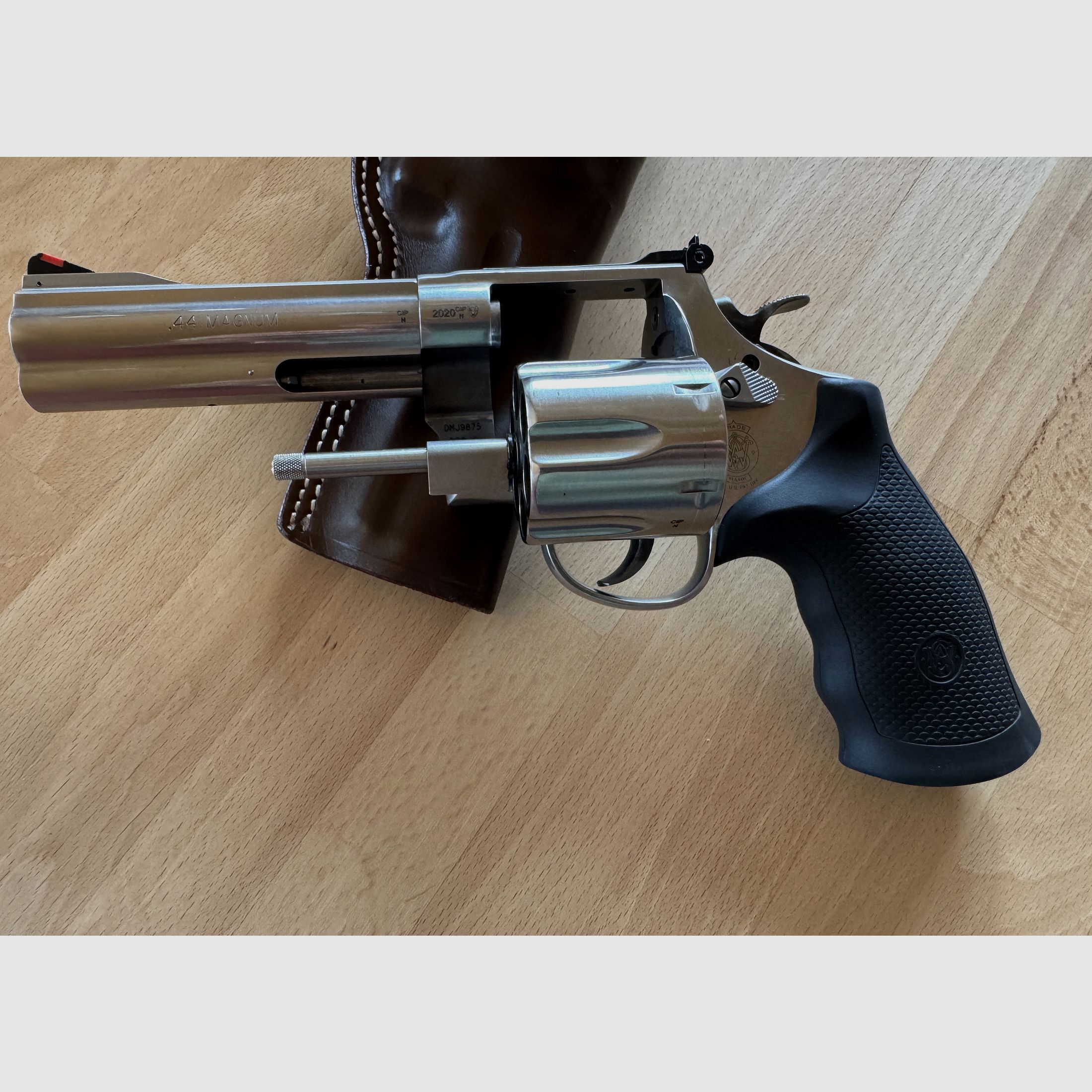 Smith & Wesson 629 Classic, 5" barrel. As new