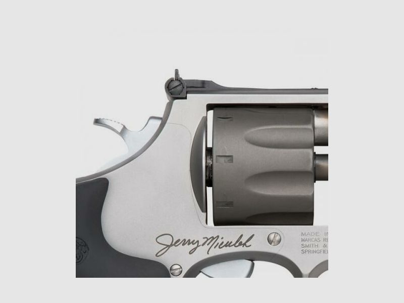 Smith and Wesson S&W PERFORMANCE CENTER® Model 929
