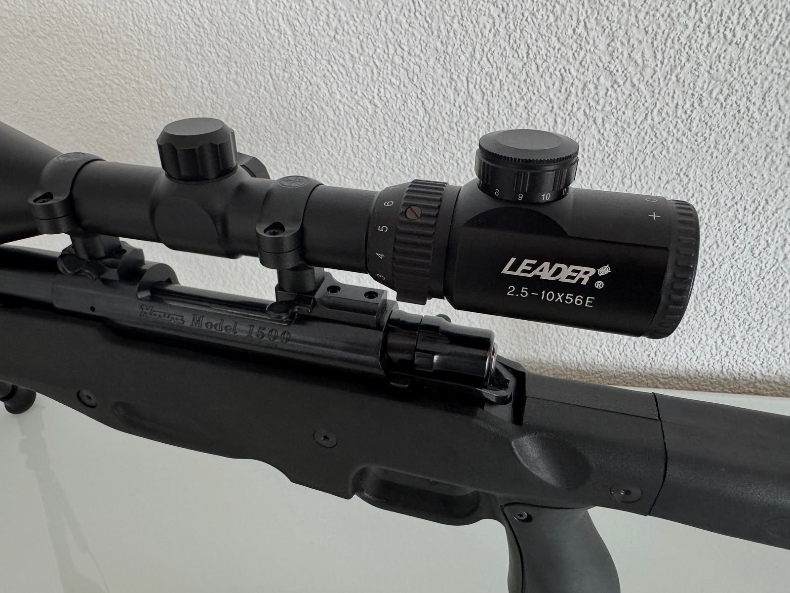 Howa 1500 .223 Rem mit Mündungsbremse und Zweibein Roedale Precison Schaft 