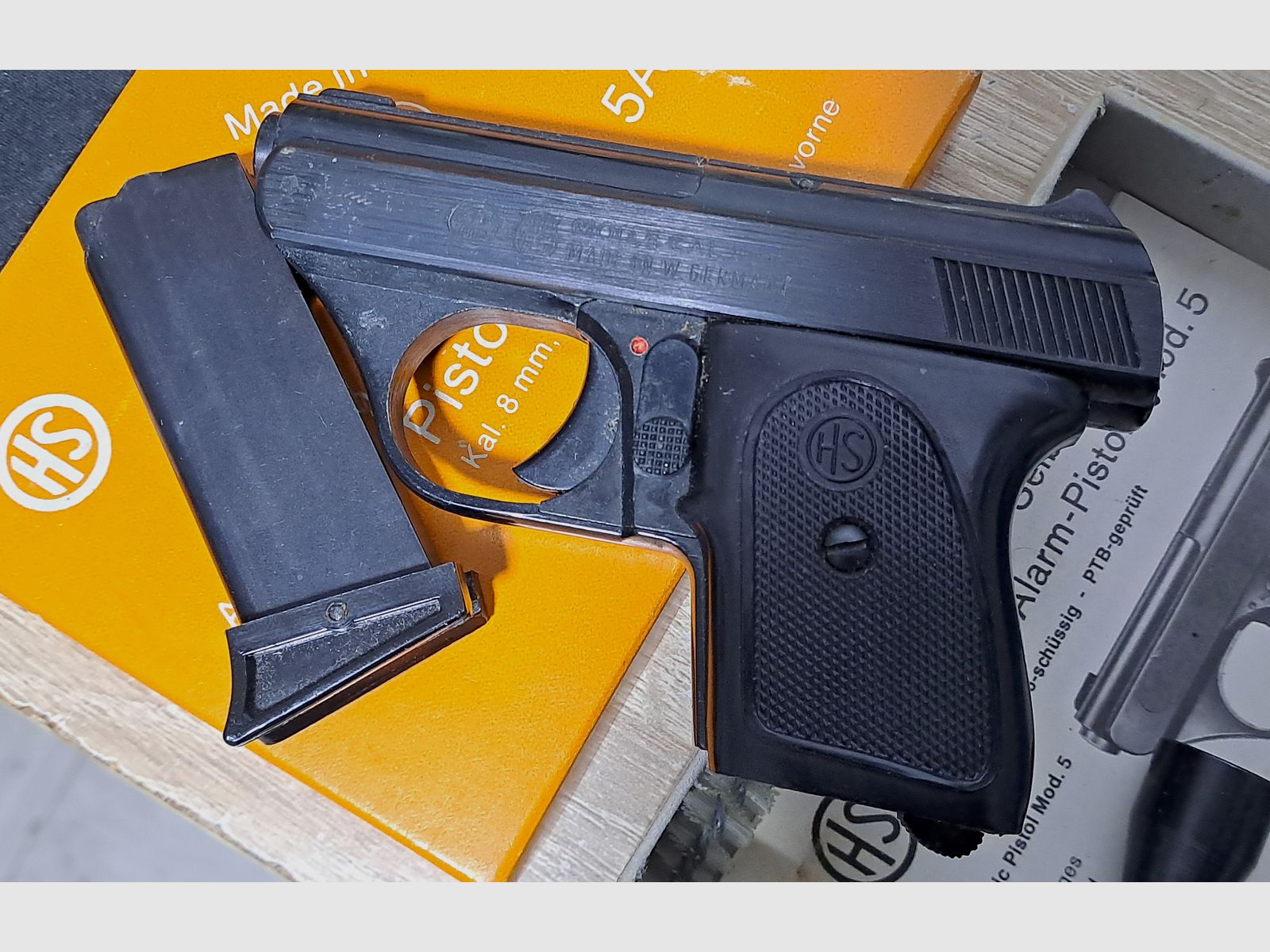 HS Mod.5 im Kal. 8 mm Knall/ PTB 100/2 mit Verpackung!