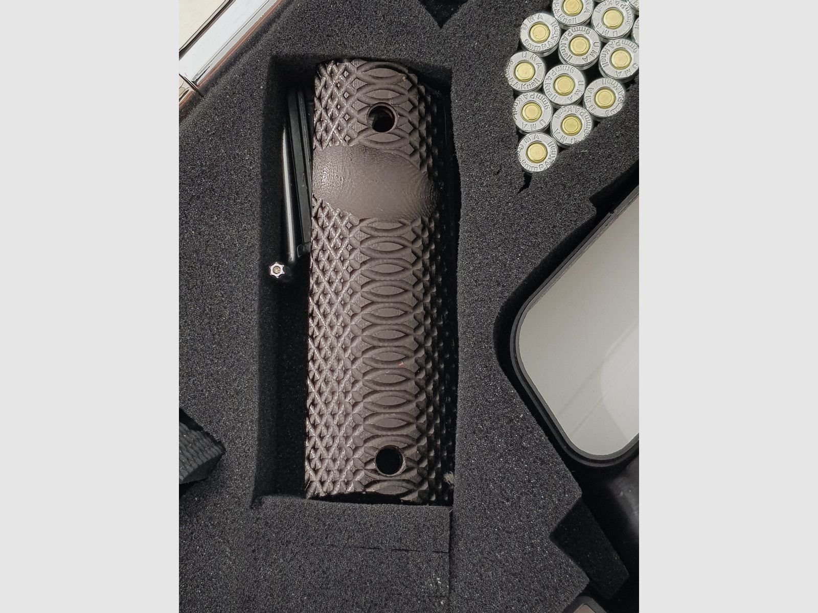 Colt 1911 Chrom, neu, unbeschossen, lange Federführung, Sammlerstück.