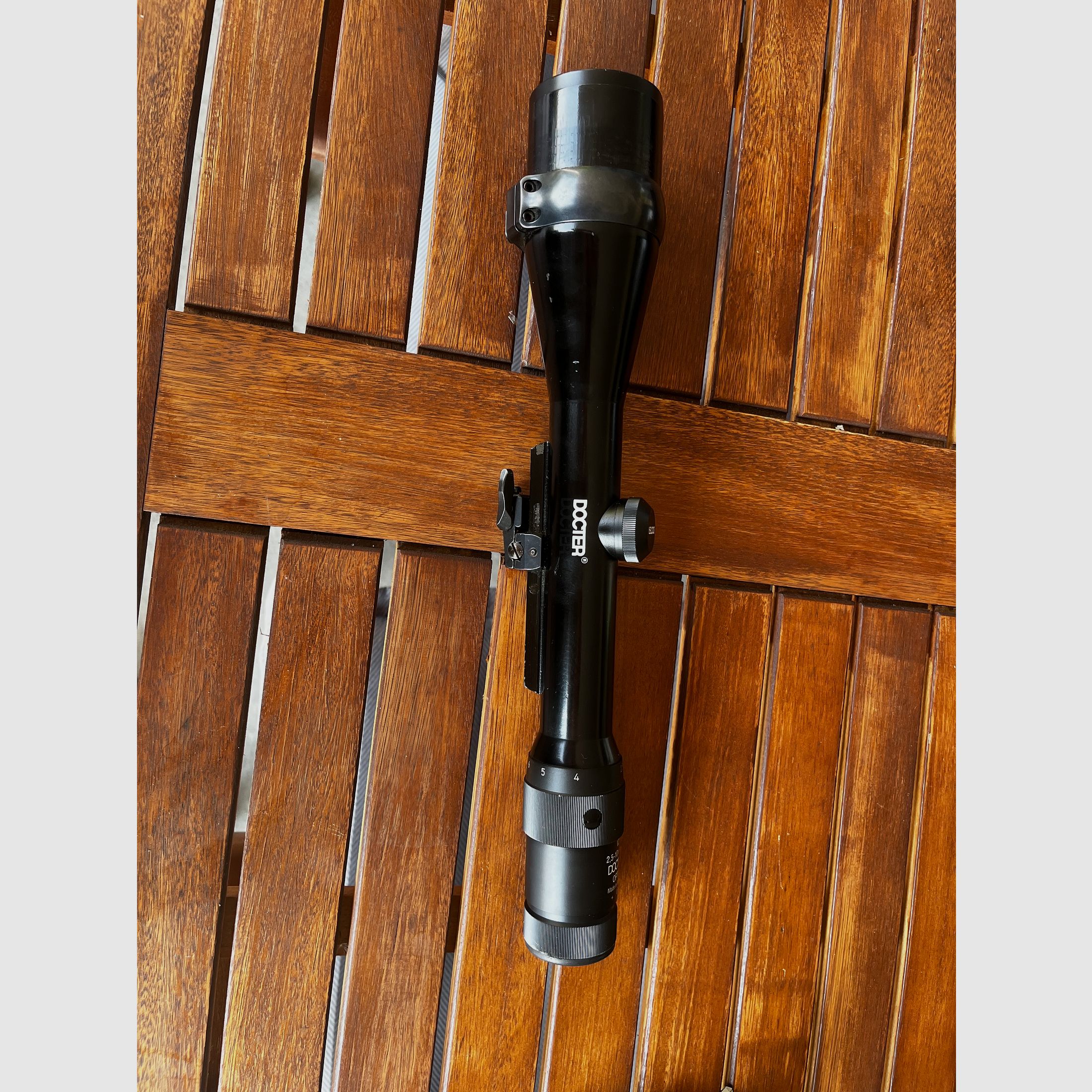 Docter 2,5-10x 48 M