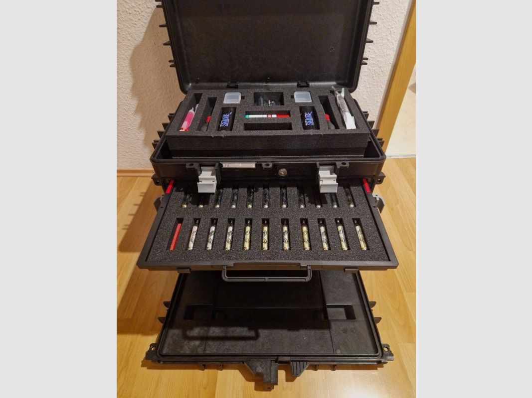 RAM-Kurzwaffen-Sammlung, Walther P99;   Glock 17 GEN5;   Colt Revolver 