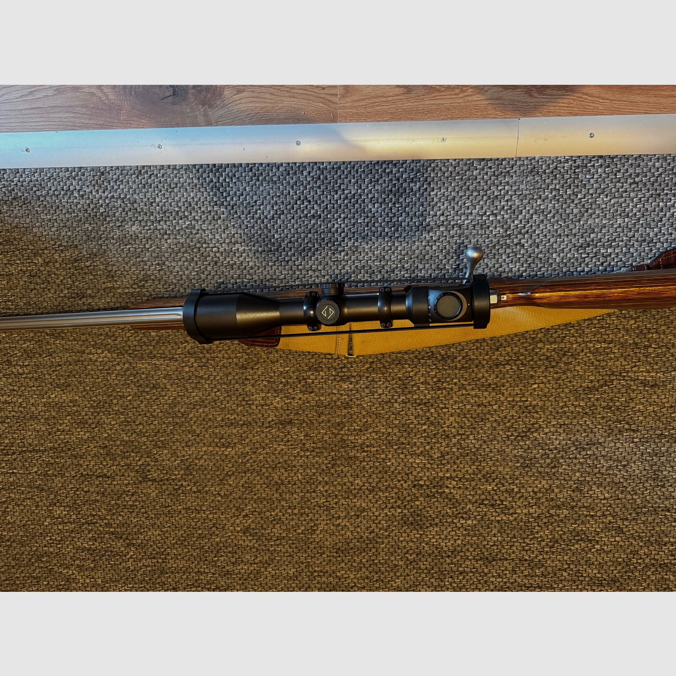 Sako 85 varmint laminated + Zeiss Duralyt  *top*