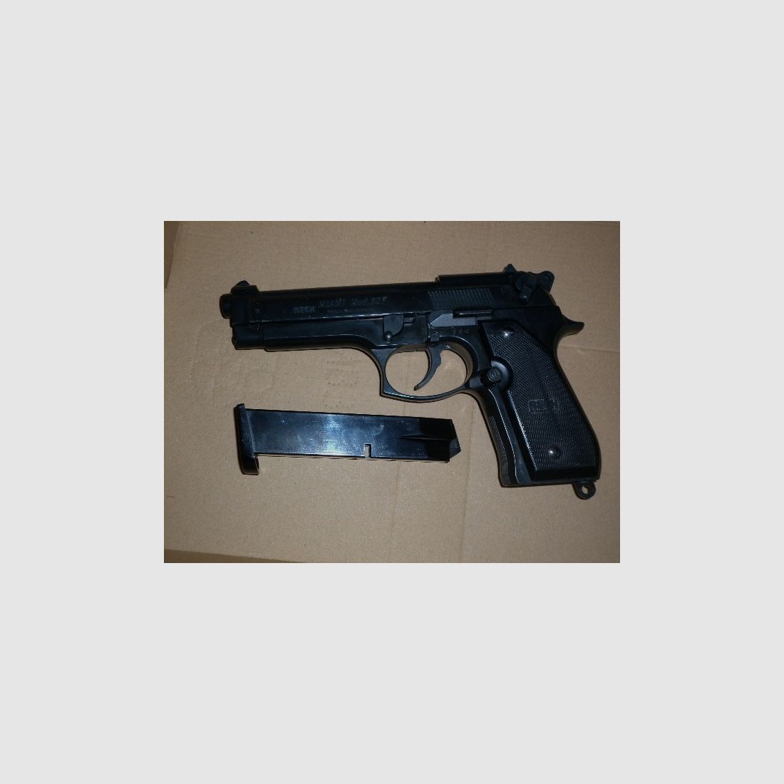 Gas-Signal und Schreckschusspistole Reck Miami 92F im Kaliber 9mm P.A.K. Aus Privatsammlung.