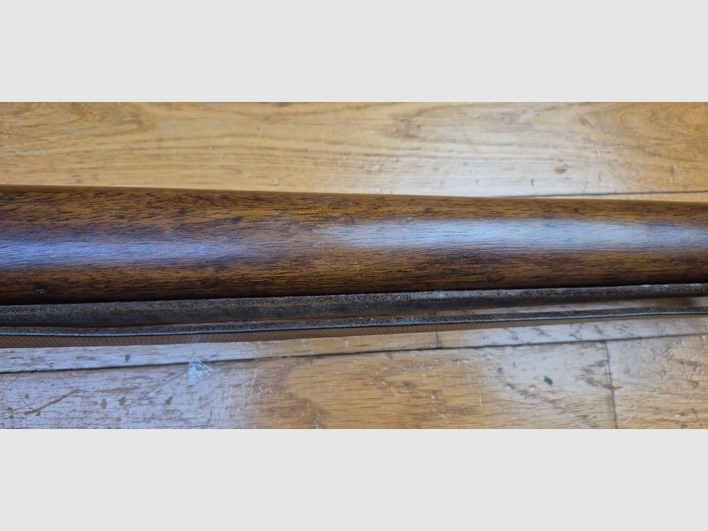 Bella carabina regolamentare K98 – Periodo III Reich – Ricaricata in 8 x 57 JRS (e non IS di origine) – Codice "42' – Fabbricata da Mauser Oberndorf nel 1939 – Nessun numero di matricola – Eccellente meccanica – Calcio e legno non marcati e in TBE – Bel canna con buone rigature – Cinghia – Bel insieme e buona arma 100% periodo – TBE, immagine 16 di 36
