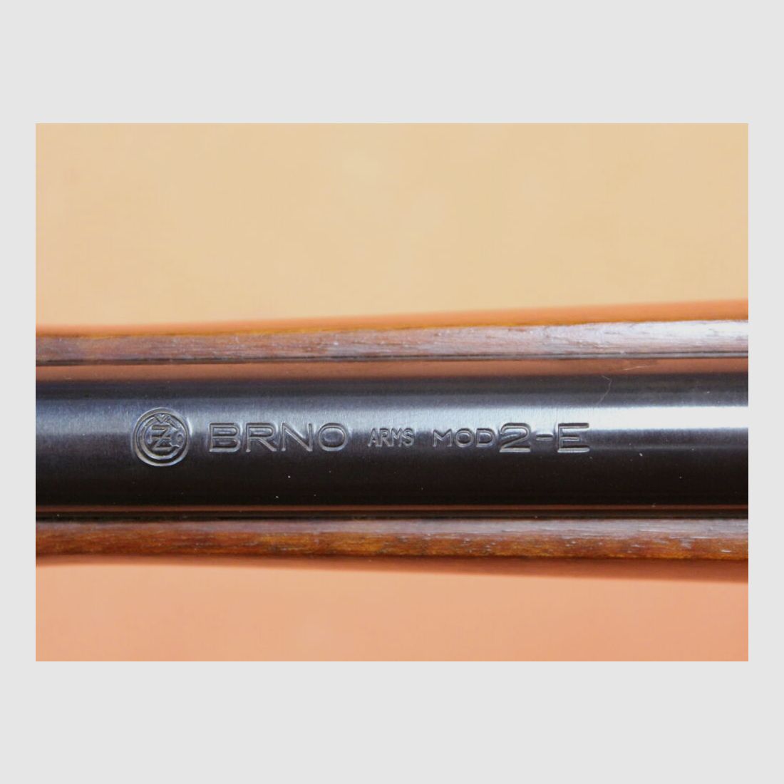 Zbrojovka Brno repeating rifle .22lr Zbrojovka Brno 2-E: 63cm barrel, front sight holder with bar sight/sight protection, sliding sight missing(!), system sleeve with 11mm prism rail, wooden stock with fish skin/strap brackets, 10-shot magazine
