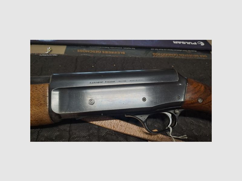 Franchi self-loading shotgun with multichoke