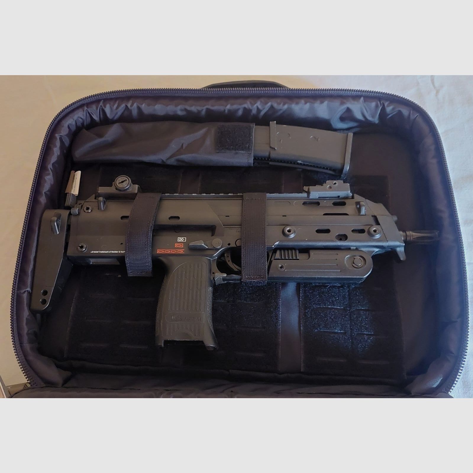 HK Mp7A1 6mm GBB + Tasmanian Tiger Tasche 