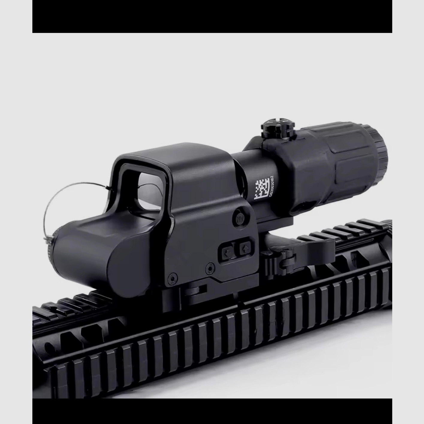 Red dot sight with foldable magnifying glass