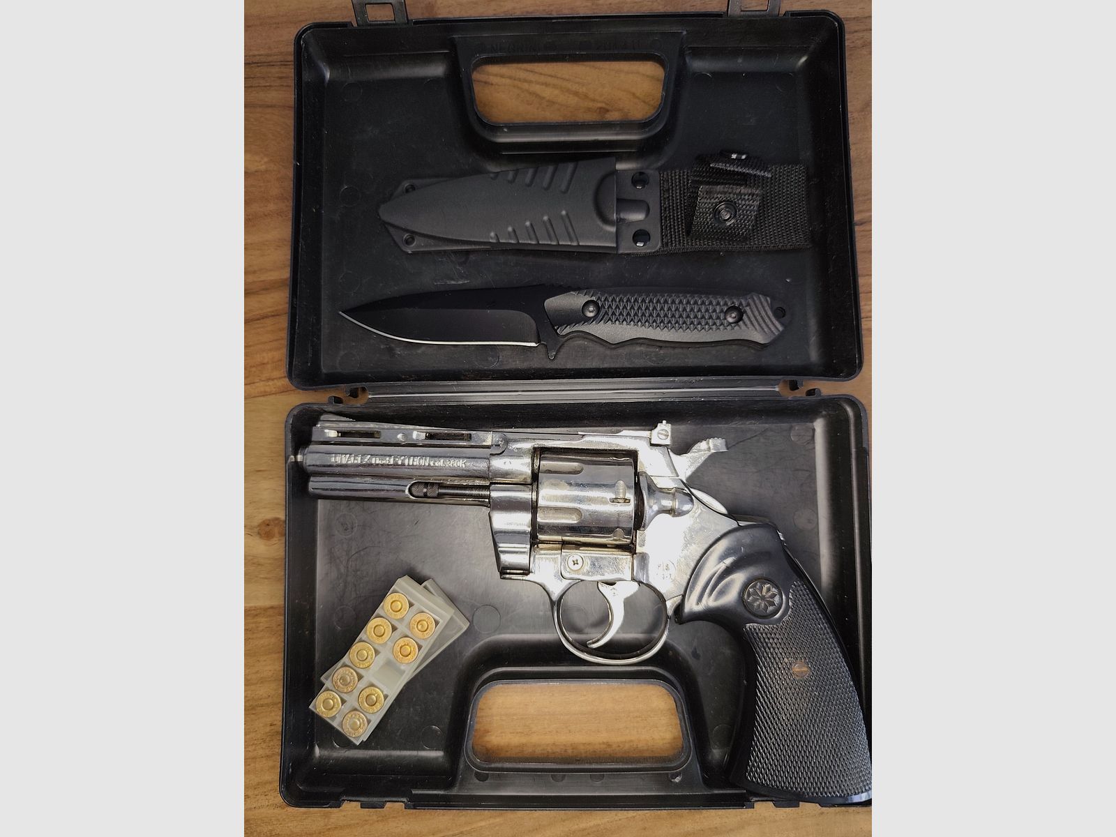 UMAREX Python 9mm R    !!!Defekt an Bastler kleine Feder gebrochen!!!