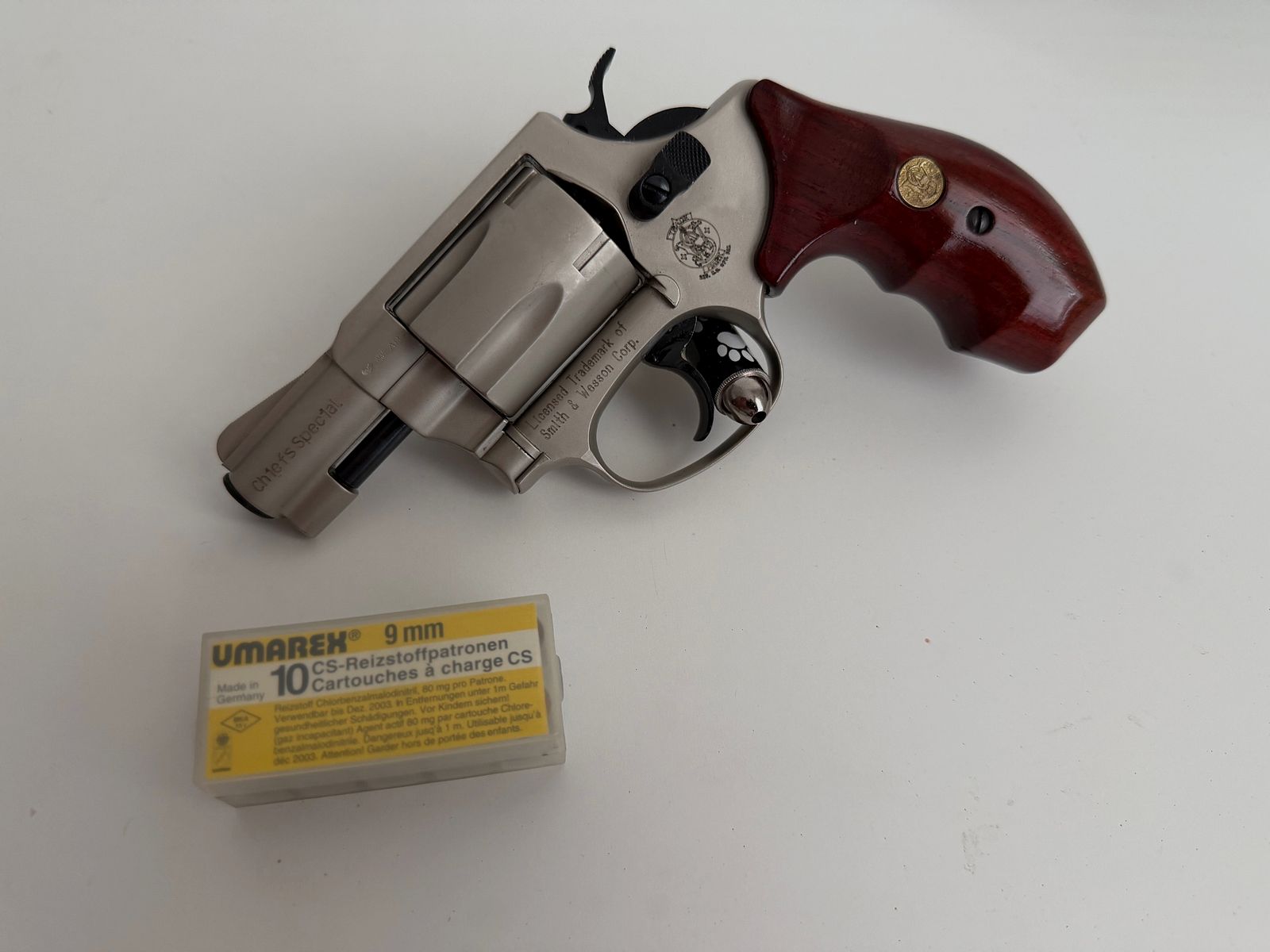 Smith & Wesson Chiefs Special Combat Cal. 9mm R.K with wooden grip