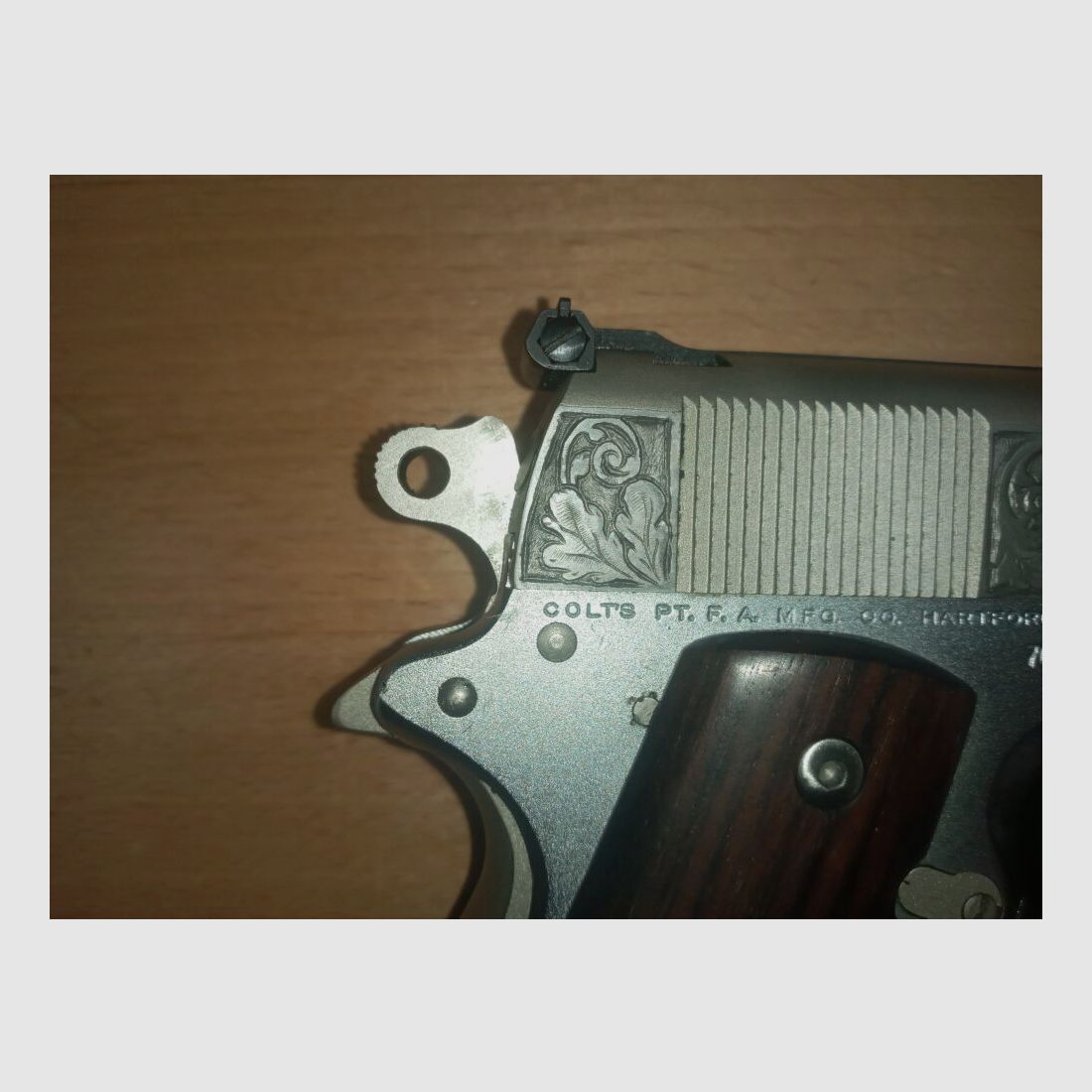 Série Colt Comander 70