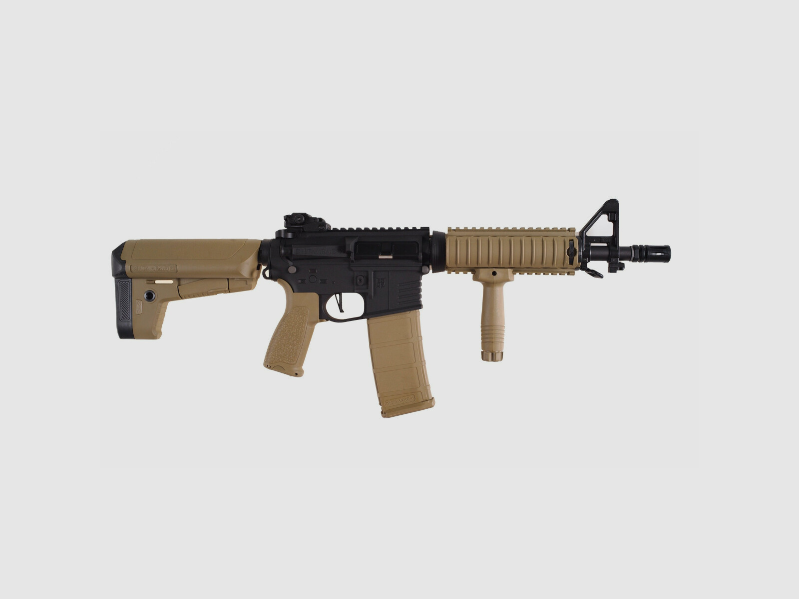 AR15 CQB-R CHARLIE TAN/Negro Rifle S-AEG Airsoft Libre a partir de 18 Años | Delta Armory