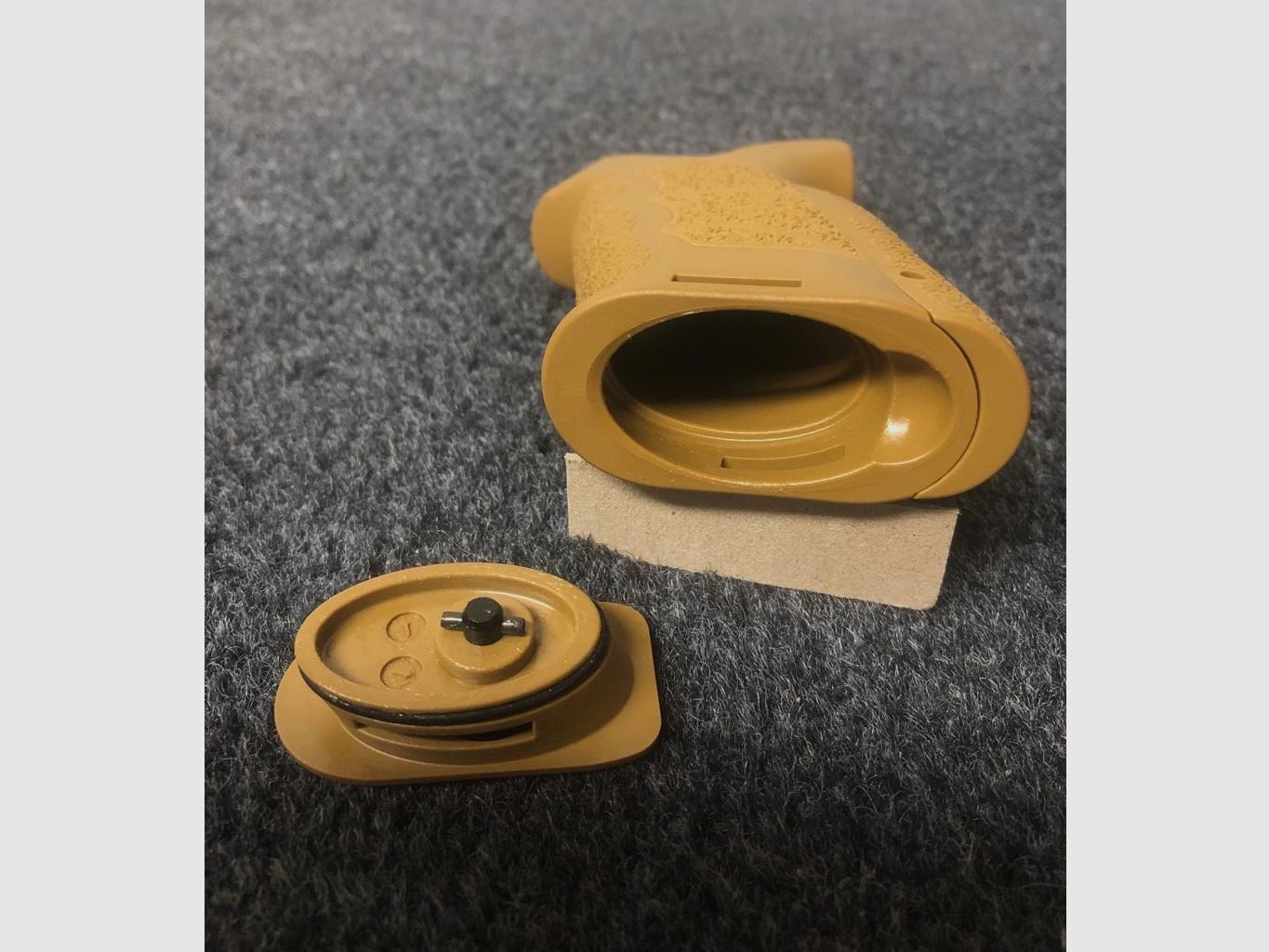 HK Adaptive Battle Grip handgreep zandkleur/RAL8000 - NIEUW - Heckler & Koch Mr223 Mr308 HK416 HK417 HK433 HK437 G95k KSK Ar15