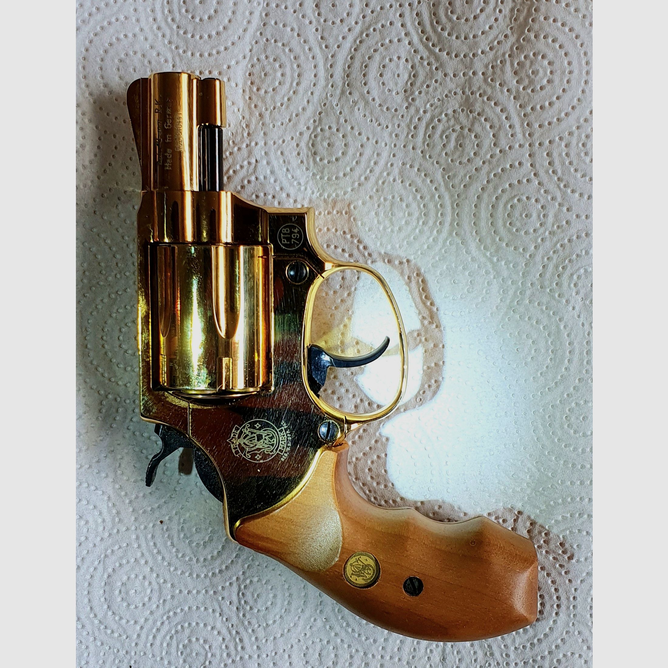 S&W  PTB Gas-Revolver   "Chiefs Special"   GOLD, Holzgriff + Holster