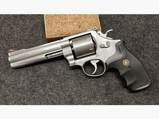 Smith & Wesson 627 - 0