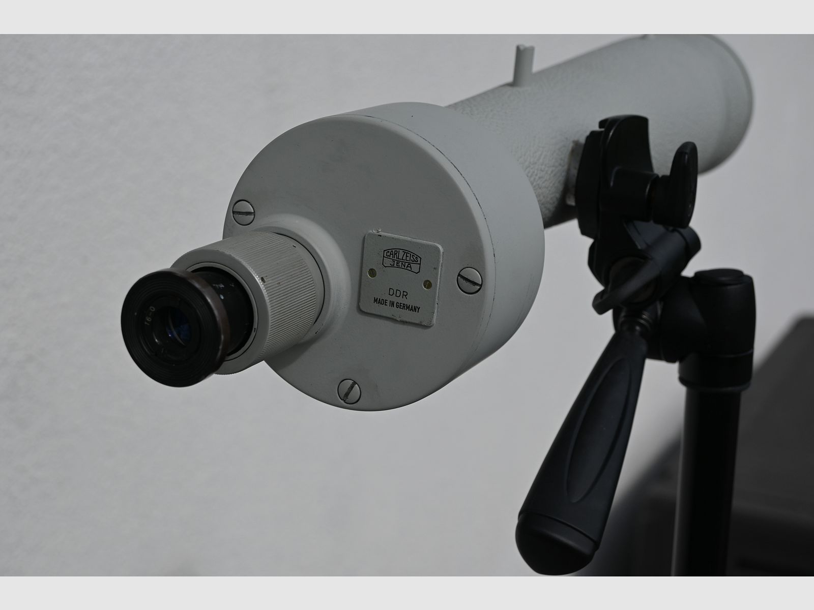 Carl Zeiss Jena Spektiv ASIOLA z statywem i walizką, odrestaurowany