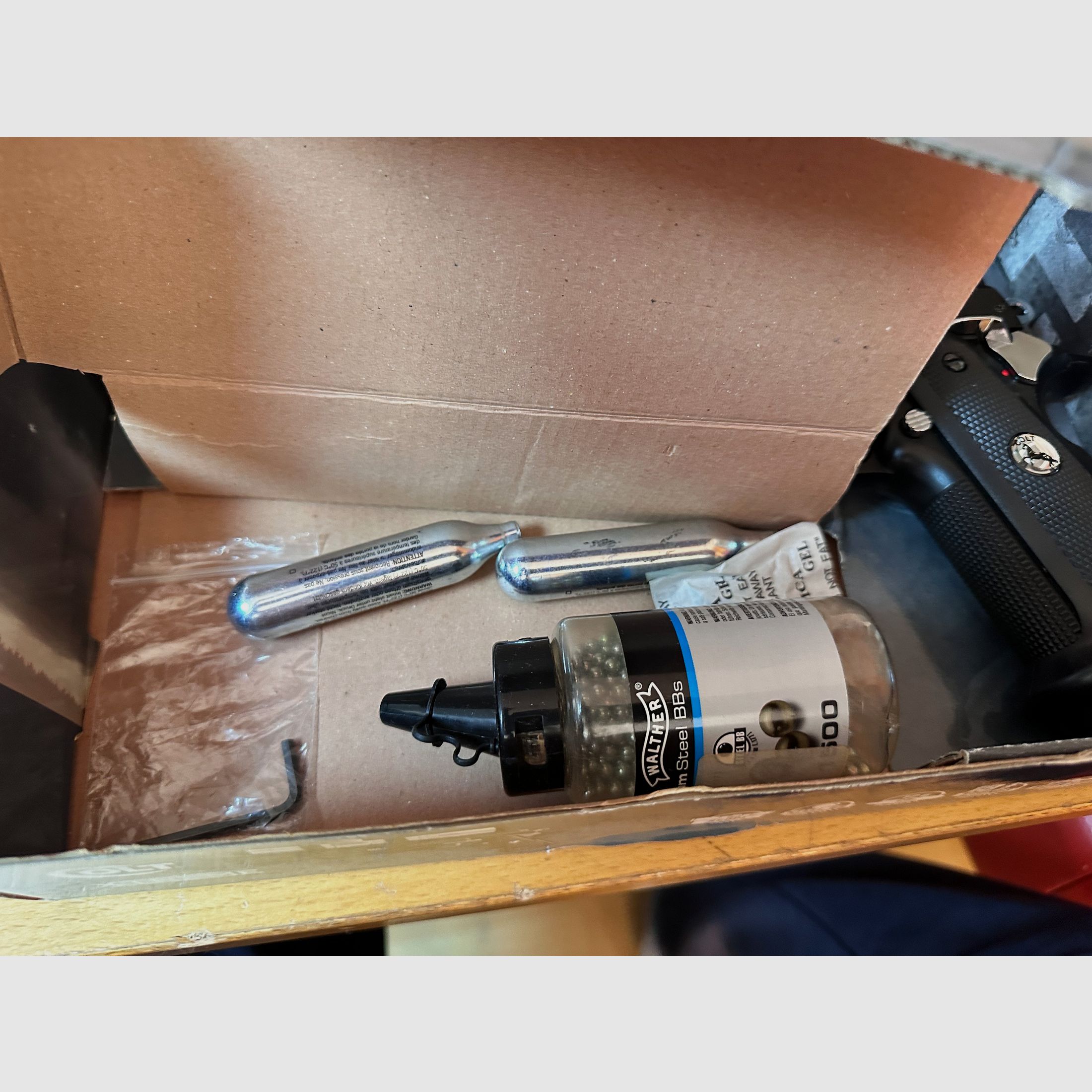 Colt Special Combat Xtreme (réplica de CO2 con marcas originales “Colt”)