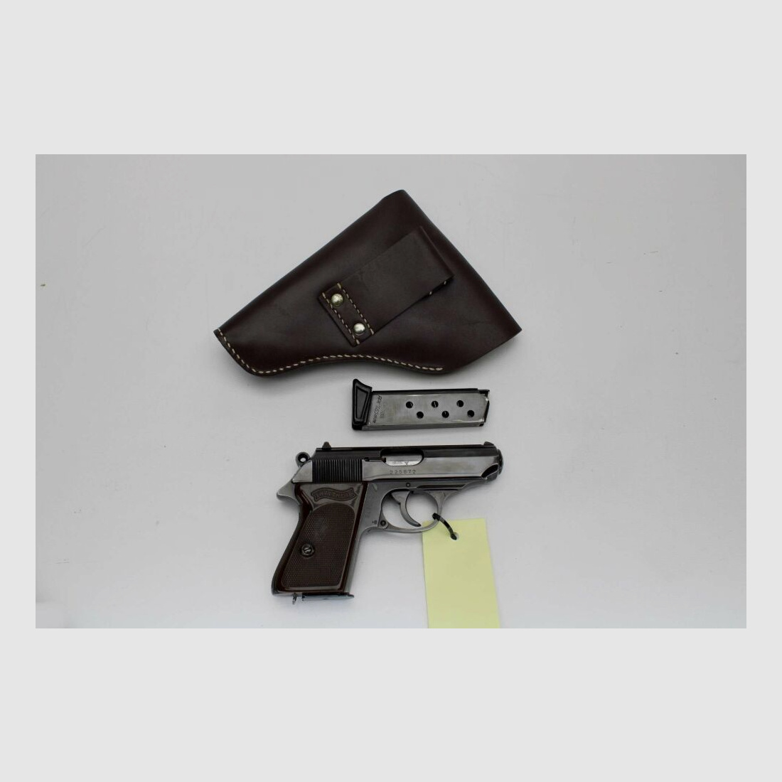 Pistolet Walther PPK avec holster et 2 chargeurs 7,65 mm Browning
