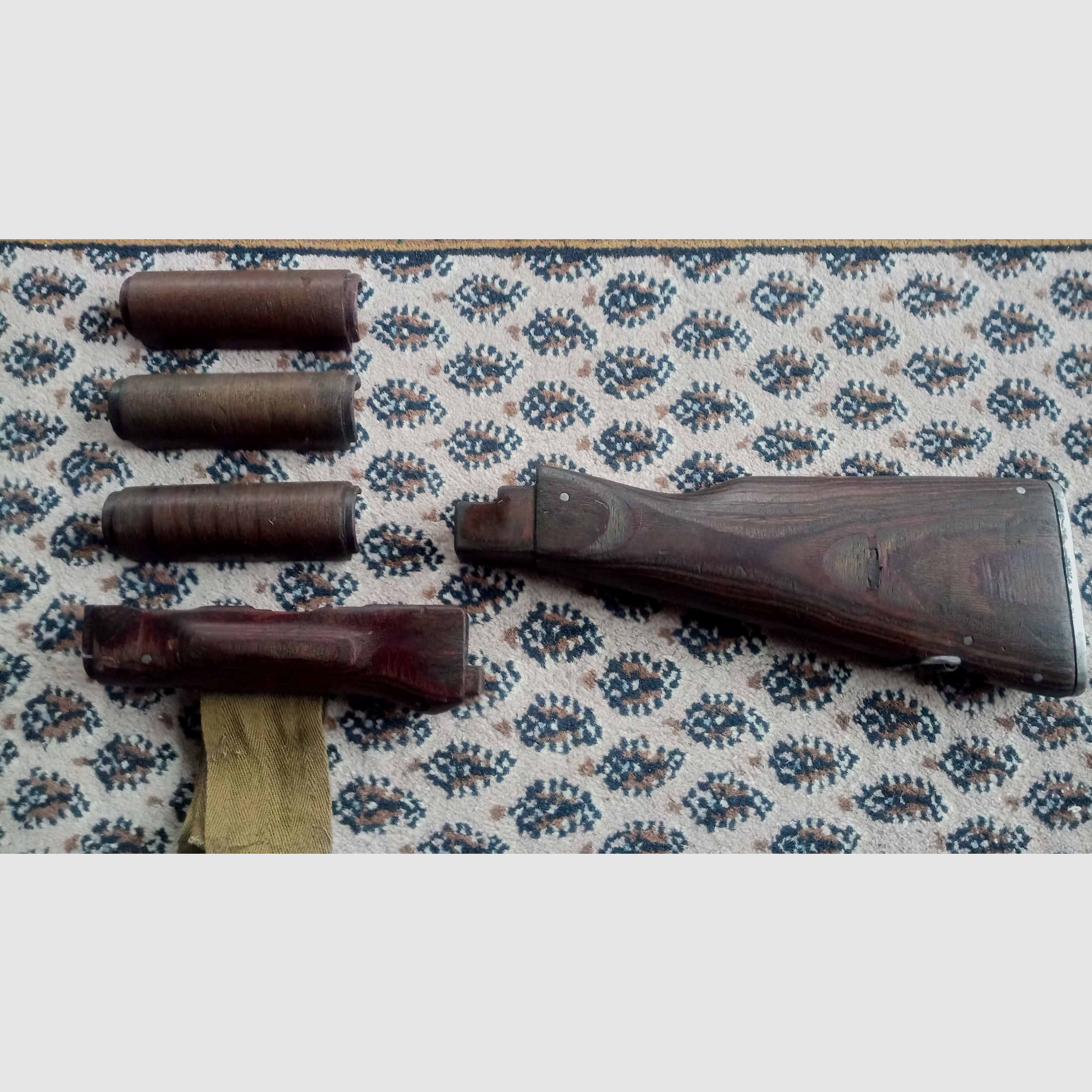 Zestaw kolb AK drewno laminowane ciemno brązowe, prawdopodobnie rosyjskie // kolba i osłona rękojeści // AKM i AK74 / może być również dopasowane do Cybergun GSG Co2 AK47