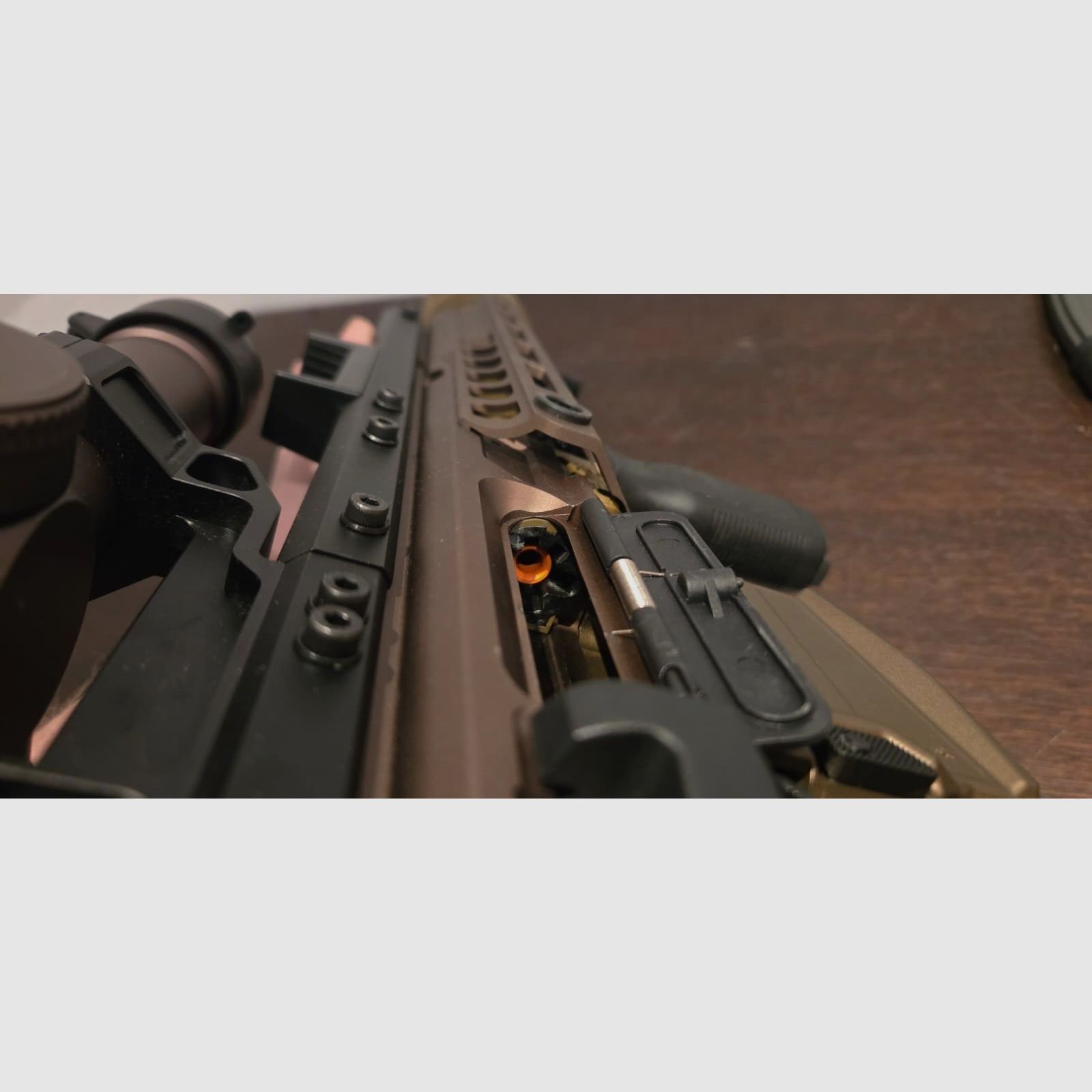 APFG Spear LT mit SURG Upper und Zubehör