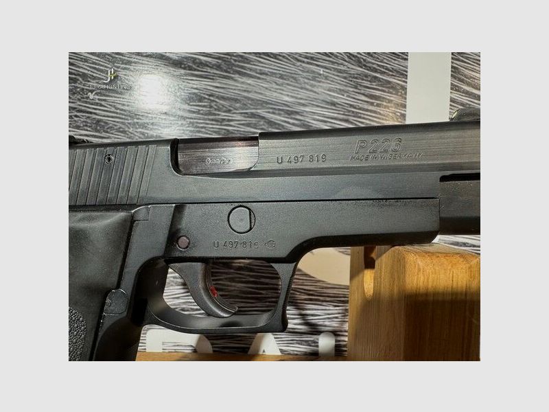 Sig Sauer P226; Classic Sport P226 Classic Sport