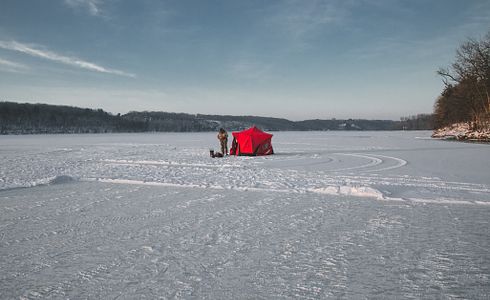 Angeln im Winter: Tipps für Einsteiger beim Eisangeln
