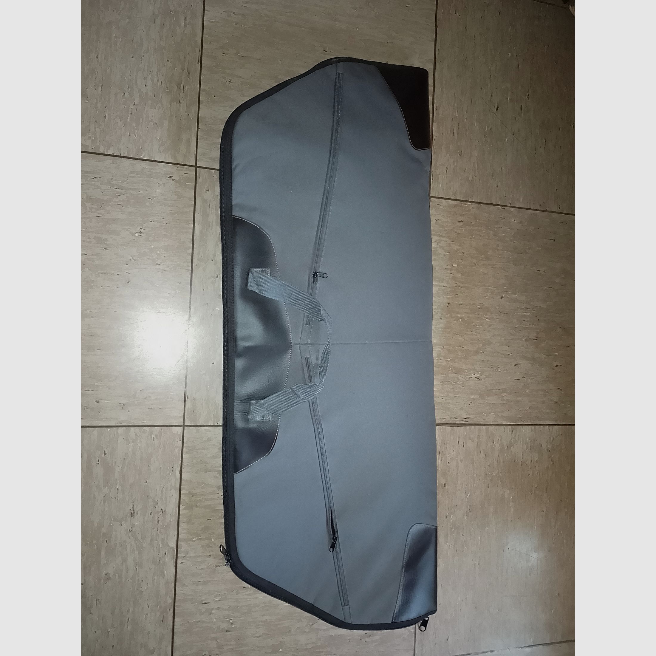 Duża torba transportowa na broń długą lub łuki torba na broń torba na łuki w stanie jak nowa